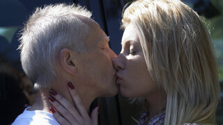 Young Blonde Gets Car Wash Blowjob - наслаждайтесь лучшим порно на HD-PORN.ONLINE