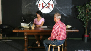 Deep Throat Detective - смотреть новое порно видео HD-PORN.ONLINE