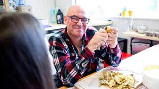 The Young and the Experienced Chef - наслаждайтесь лучшим порно на HD-PORN.ONLINE