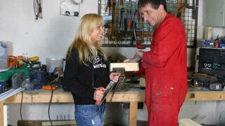 Andre Fucks Sharka Blue with a Wooden Dildo - наслаждайтесь лучшим порно на HD-PORN.ONLINE