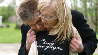 Blonde Bombshell Meets Young Stud - наслаждайтесь лучшим порно на HD-PORN.ONLINE