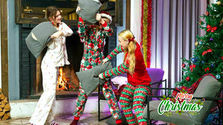 Teen Trio: Blonde, Brunette, and Shaved Pussy Fun - смотреть новое порно видео HD-PORN.ONLINE