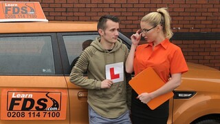 Failed Exam Leads to Steamy Car Encounter - наслаждайтесь лучшим порно на HD-PORN.ONLINE