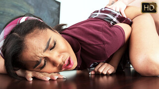 Teen Schoolgirl Seduces Chad Diamond - Can I Make It Up? - наслаждайтесь лучшим порно на HD-PORN.ONLINE