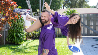 Teen Freya Von Doom Gives Hot Blowjob to Sergeant Miles - наслаждайтесь лучшим порно на HD-PORN.ONLINE