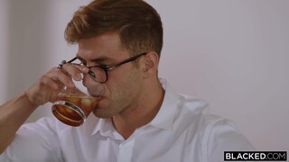 Hot Threesome - Blonde Babe Carolina Sweets Takes Double Blowjob & Facial - наслаждайтесь лучшим порно на HD-PORN.ONLINE