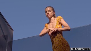 Hot Threesome with Emelie Crystal & Darrell Deeps in MMF Fuck - наслаждайтесь лучшим порно на HD-PORN.ONLINE