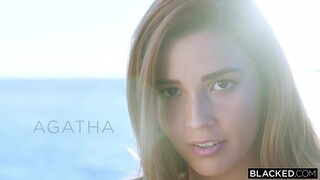 Agatha Vega takes Darrell Deeps' load in her mouth - Vacay Part 2 - смотреть новое порно видео HD-PORN.ONLINE