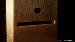 Hot Brunette Abigail Mac Rides Big Black Cock in Hotel - наслаждайтесь лучшим порно на HD-PORN.ONLINE