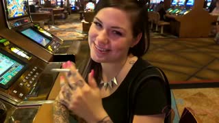 Karmen Karma gives the best Vegas handjob - наслаждайтесь лучшим порно на HD-PORN.ONLINE