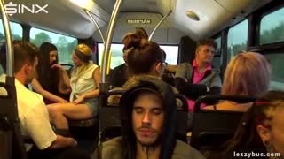 Tattooed Lesbians Fingering Each Other on a Bus - наслаждайтесь лучшим порно на HD-PORN.ONLINE
