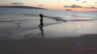 Hot amateur Rosalyn Sphinx gets wild on the beach in Hawaii - наслаждайтесь лучшим порно на HD-PORN.ONLINE