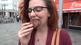 Emma Evins - Natural History Museum Adventure with a British Brunette - наслаждайтесь лучшим порно на HD-PORN.ONLINE