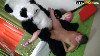 Dorothea Albina gets wild with a panda in sexy Russian teen striptease - наслаждайтесь лучшим порно на HD-PORN.ONLINE