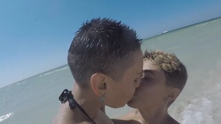 The Mexican Diaries: Emi and Renata Get Wet in the Shower - наслаждайтесь лучшим порно на HD-PORN.ONLINE