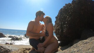 Magic Sex Land: Matthias Gets Blowbang from Erin at Beach - наслаждайтесь лучшим порно на HD-PORN.ONLINE