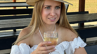 Blonde Babe Adriana Takes a Blind Date to the River - наслаждайтесь лучшим порно на HD-PORN.ONLINE