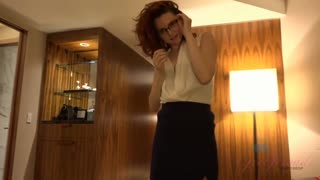 Emma Evins Gets Creamy After Wine & Bush Tease - POV Creampie - наслаждайтесь лучшим порно на HD-PORN.ONLINE