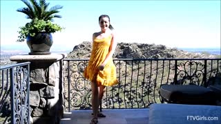 Sexy Young Teen Teasing in Nature - наслаждайтесь лучшим порно на HD-PORN.ONLINE