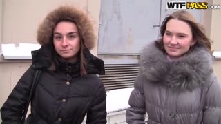 Edik, Eric & Pamela: Hot Blonde Threesome in Public Restroom - наслаждайтесь лучшим порно на HD-PORN.ONLINE