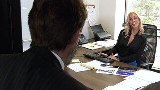 Sarah Jessie Works Hard in Lingerie - наслаждайтесь лучшим порно на HD-PORN.ONLINE