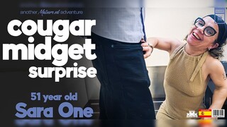 Mature Midget Sara One Fucks Toyboy in Surprise Threesome - наслаждайтесь лучшим порно на HD-PORN.ONLINE