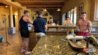 Blonde Bombshells Say Goodbye! - наслаждайтесь лучшим порно на HD-PORN.ONLINE