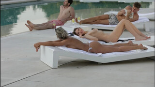 Pool of Desire: MILF Temptation - наслаждайтесь лучшим порно на HD-PORN.ONLINE