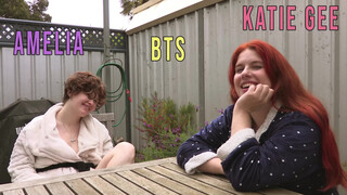 Amelia & Katie Gee: A Hairy Chat - наслаждайтесь лучшим порно на HD-PORN.ONLINE