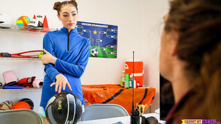 Petite Brunette Squirts on Coach's Huge Dick - S1:E8 - наслаждайтесь лучшим порно на HD-PORN.ONLINE