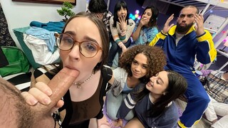 Dorm Room Fun with Friends - наслаждайтесь лучшим порно на HD-PORN.ONLINE