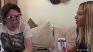 Blonde Teen Sienna Kane Gets Nerd Dick - наслаждайтесь лучшим порно на HD-PORN.ONLINE