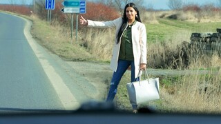 Stranded Babe Gets a Wild Ride - наслаждайтесь лучшим порно на HD-PORN.ONLINE