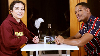 Latina Bombshell Leah Rodriguez Interviews Mr. Entertainer Russel West - наслаждайтесь лучшим порно на HD-PORN.ONLINE