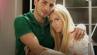 Blonde Couple Gets Naughty Outdoors - смотреть новое порно видео HD-PORN.ONLINE